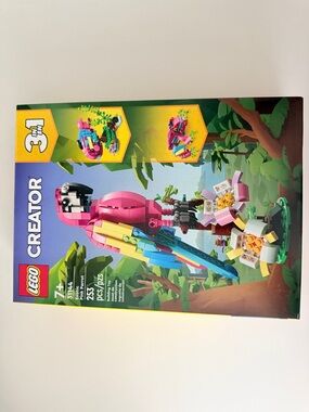 LEGO Creator Pink Parrot with Blue and Yellow Wings
